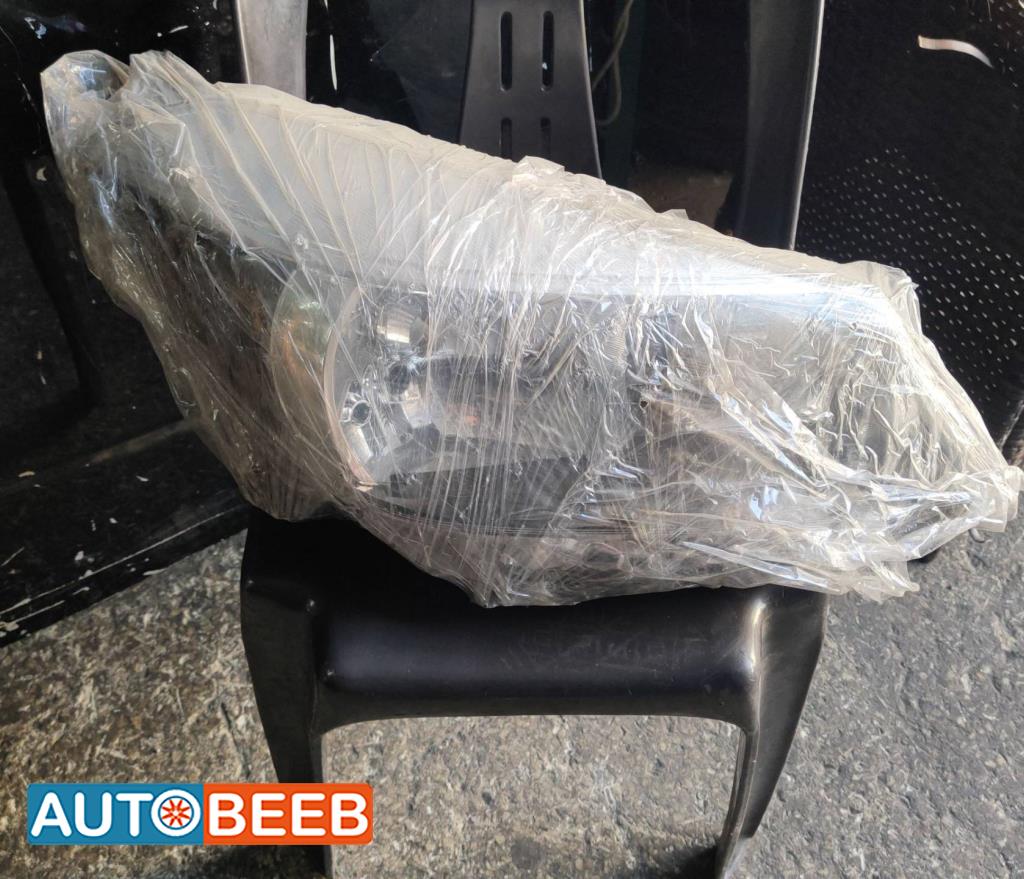 ضوء امامي يمين شمال تويوتا يارس 2016 2017