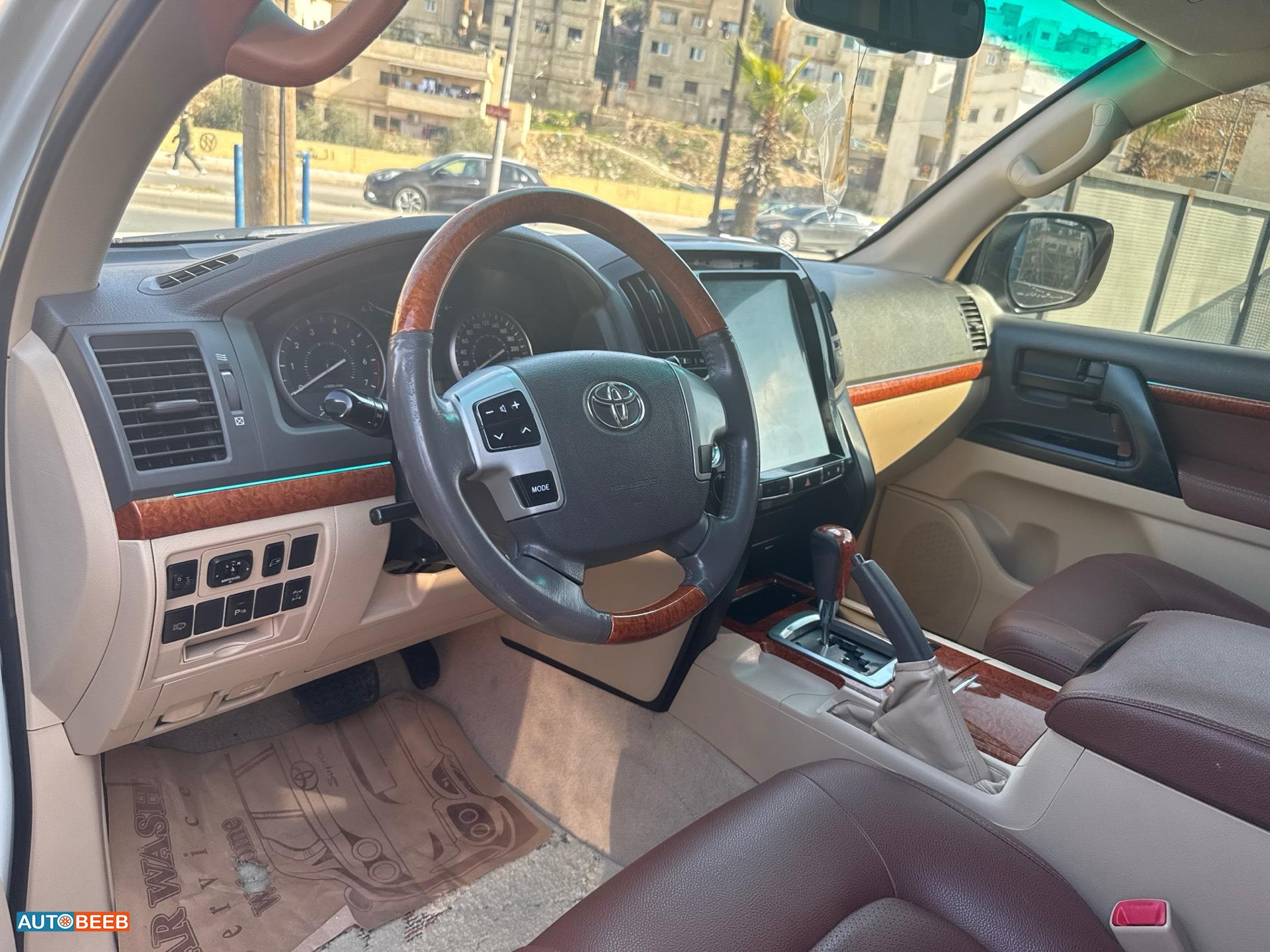 Toyota Land Cruiser 2013