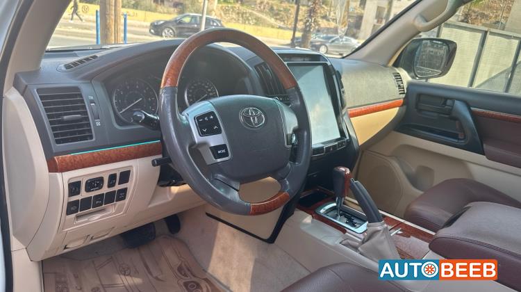 Toyota Land Cruiser 2013