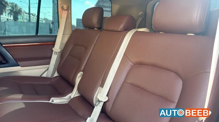 Toyota Land Cruiser 2013