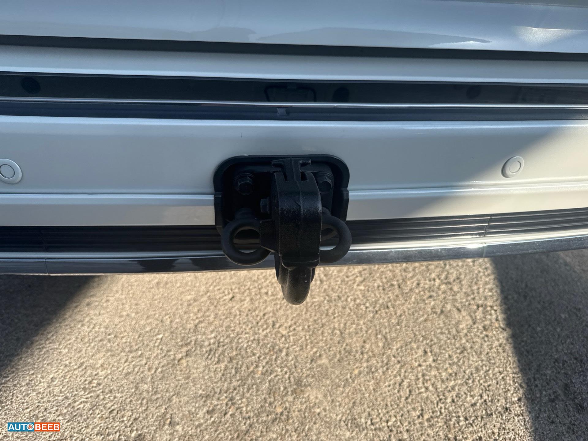 Toyota Land Cruiser 2013