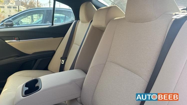 تويوتا كامري 2025