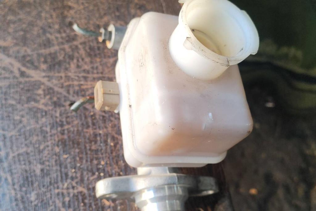 طرمبة بريك هيونداي اكسنت 1994 1995 1996 1997 1998 1999 2000