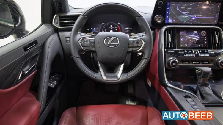 Lexus LX600 2025