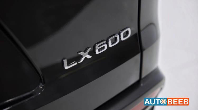 Lexus LX600 2025