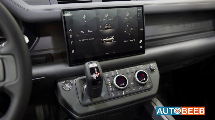 Land Rover Defender 2025