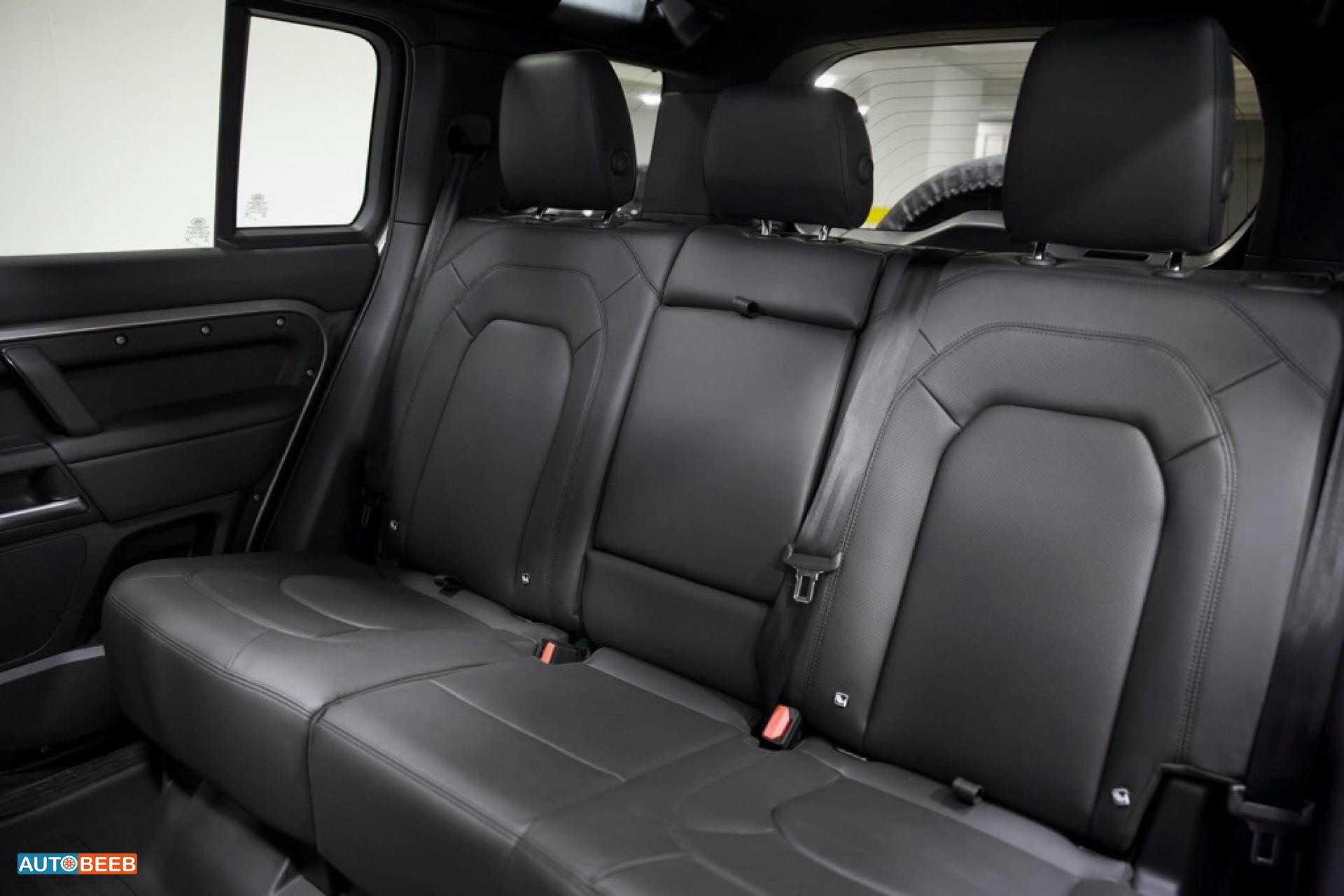 Land Rover Defender 2025