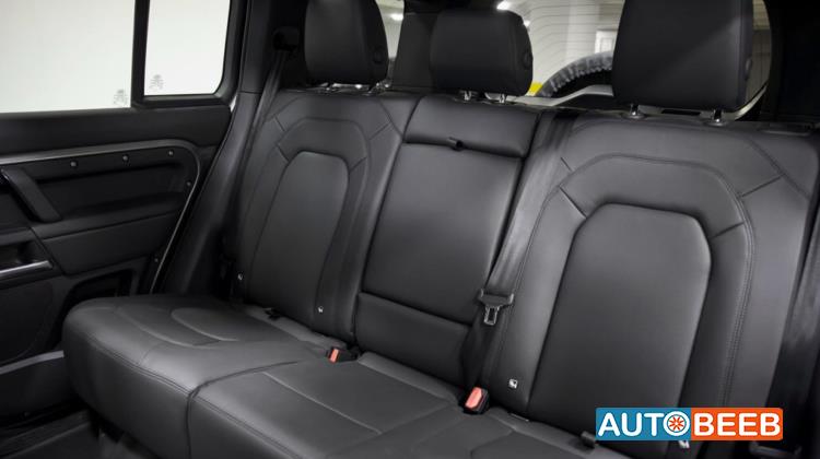 Land Rover Defender 2025