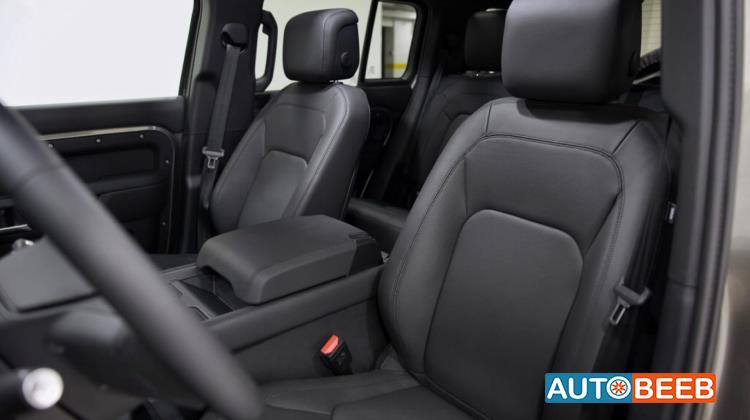 Land Rover Defender 2025