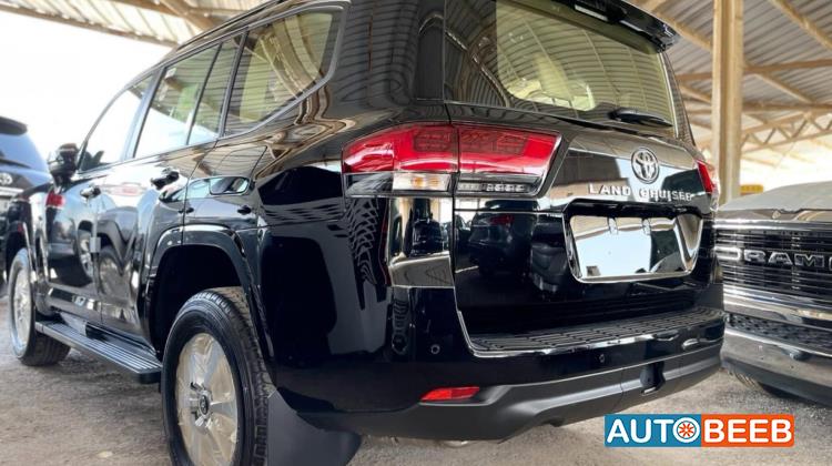 تويوتا لاندكروزر 2025