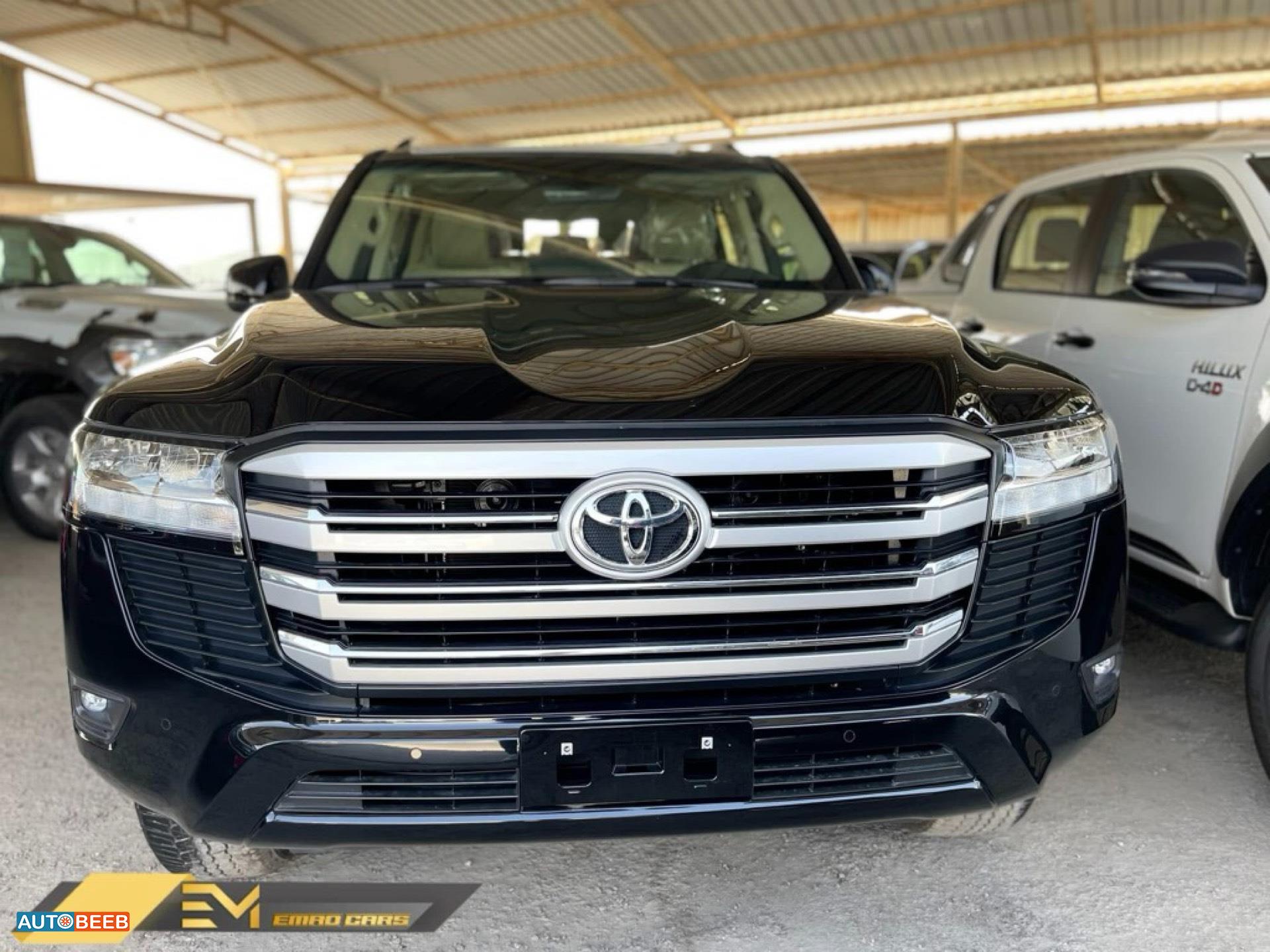 تويوتا لاندكروزر 2025