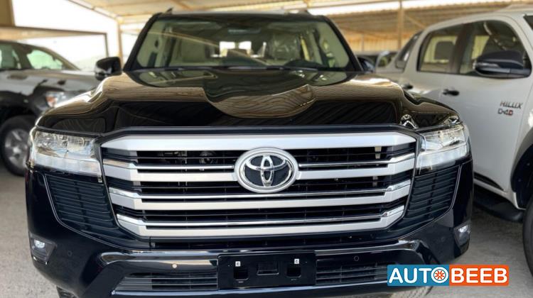 تويوتا لاندكروزر 2025