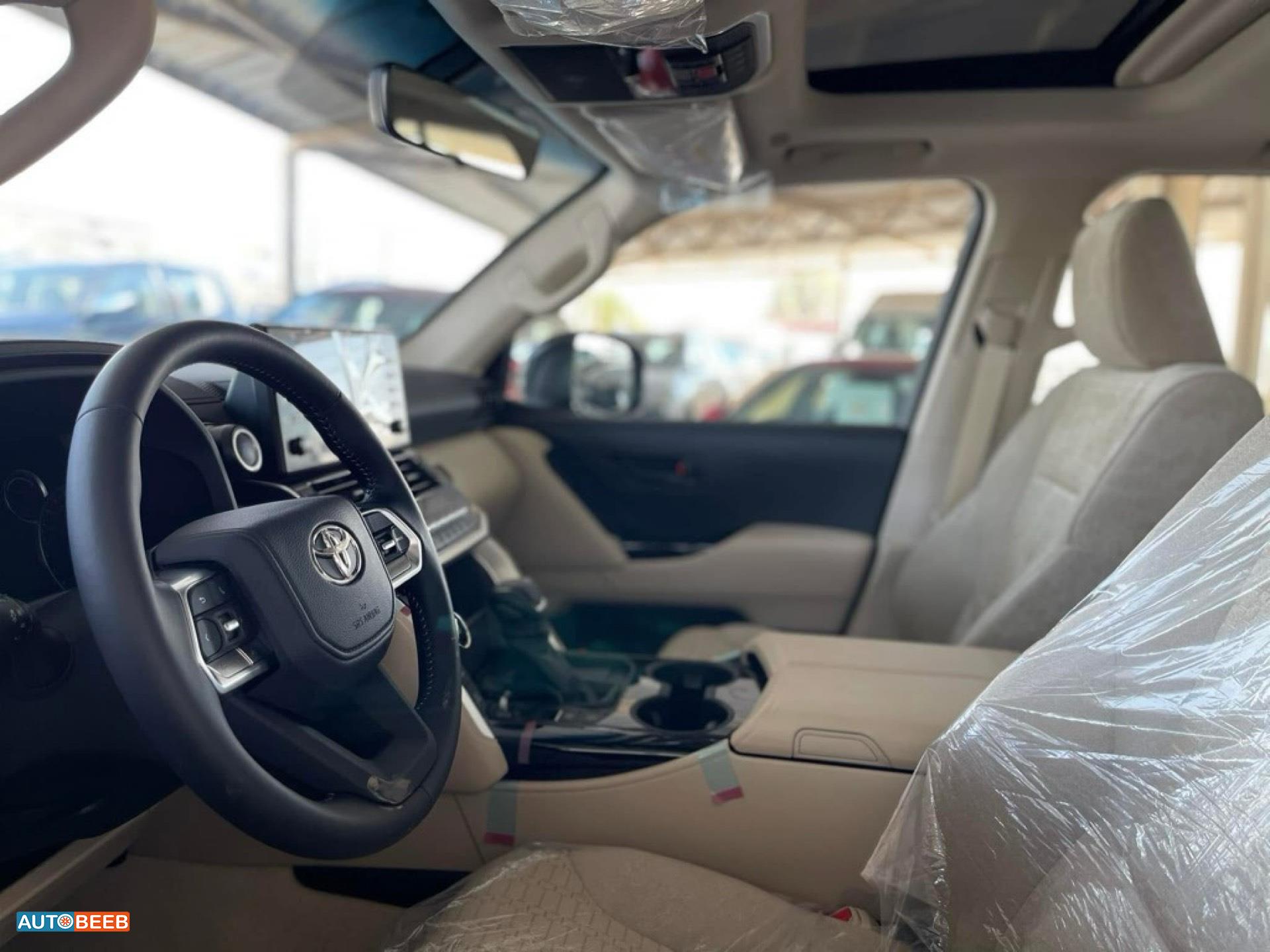 تويوتا لاندكروزر 2025