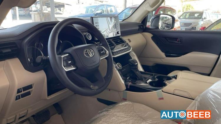 تويوتا لاندكروزر 2025