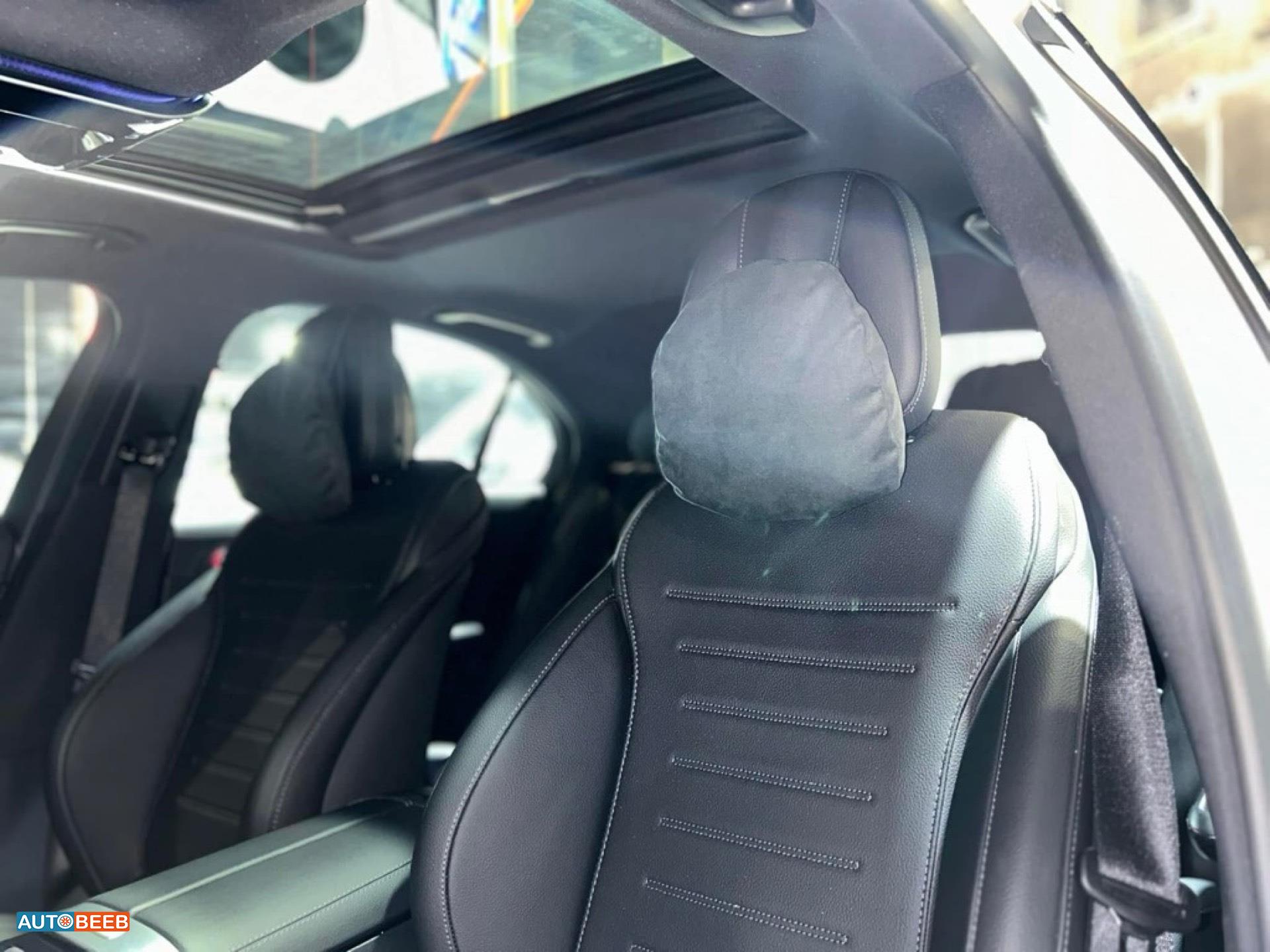 مرسيدس بنز C200 2025