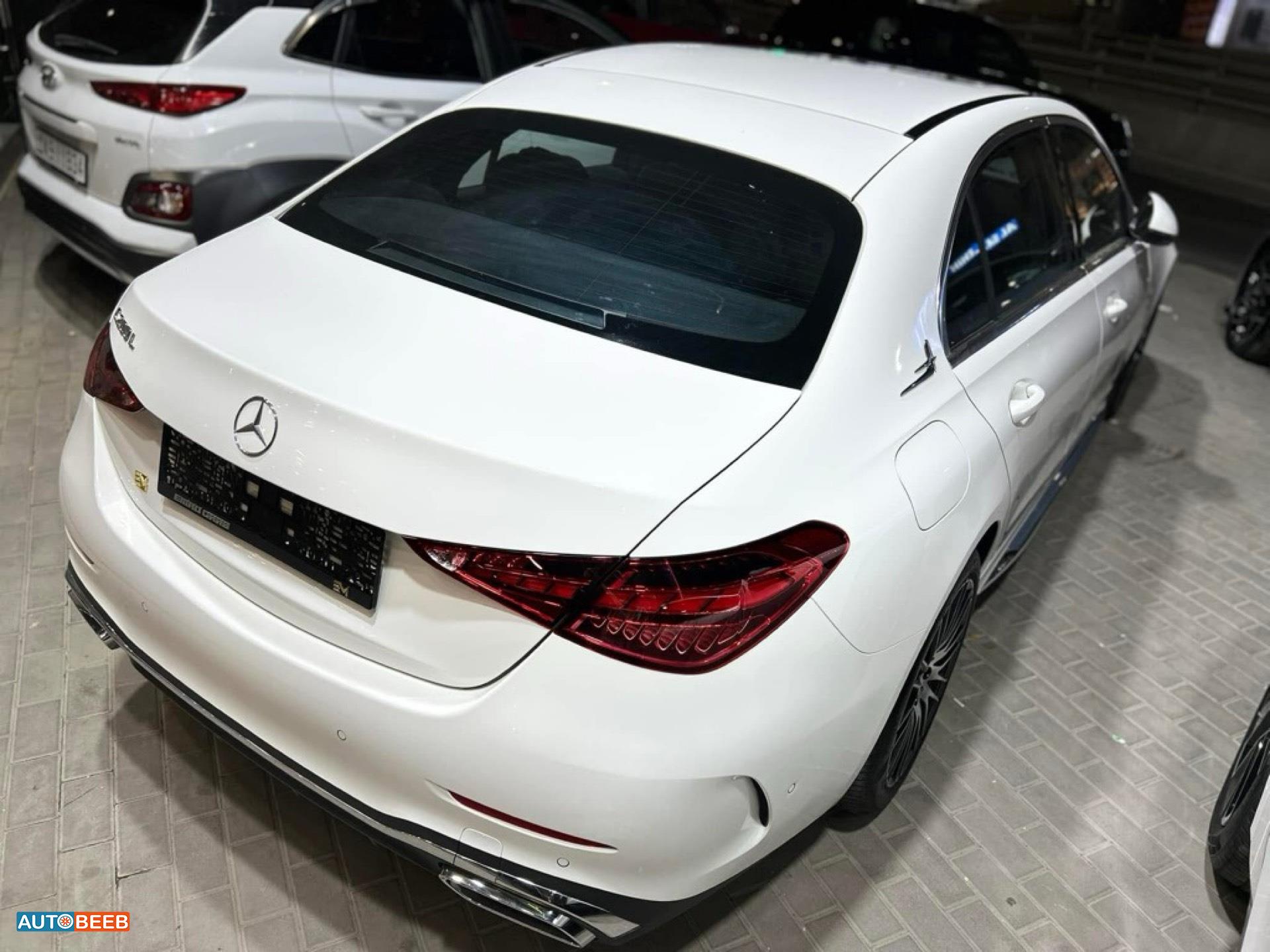 مرسيدس بنز C200 2025