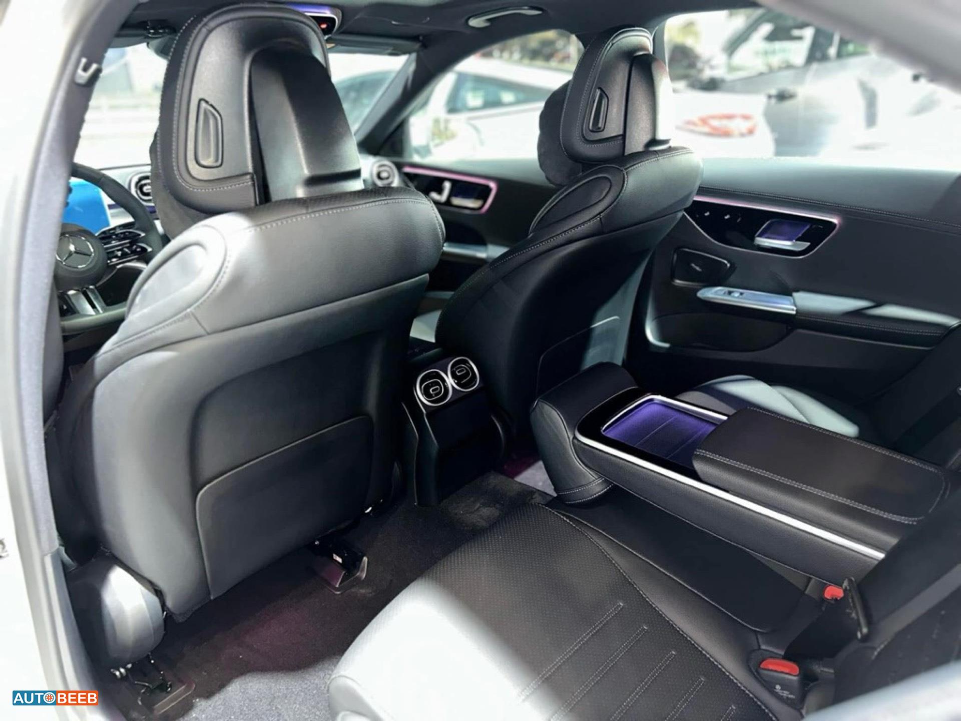 مرسيدس بنز C200 2025