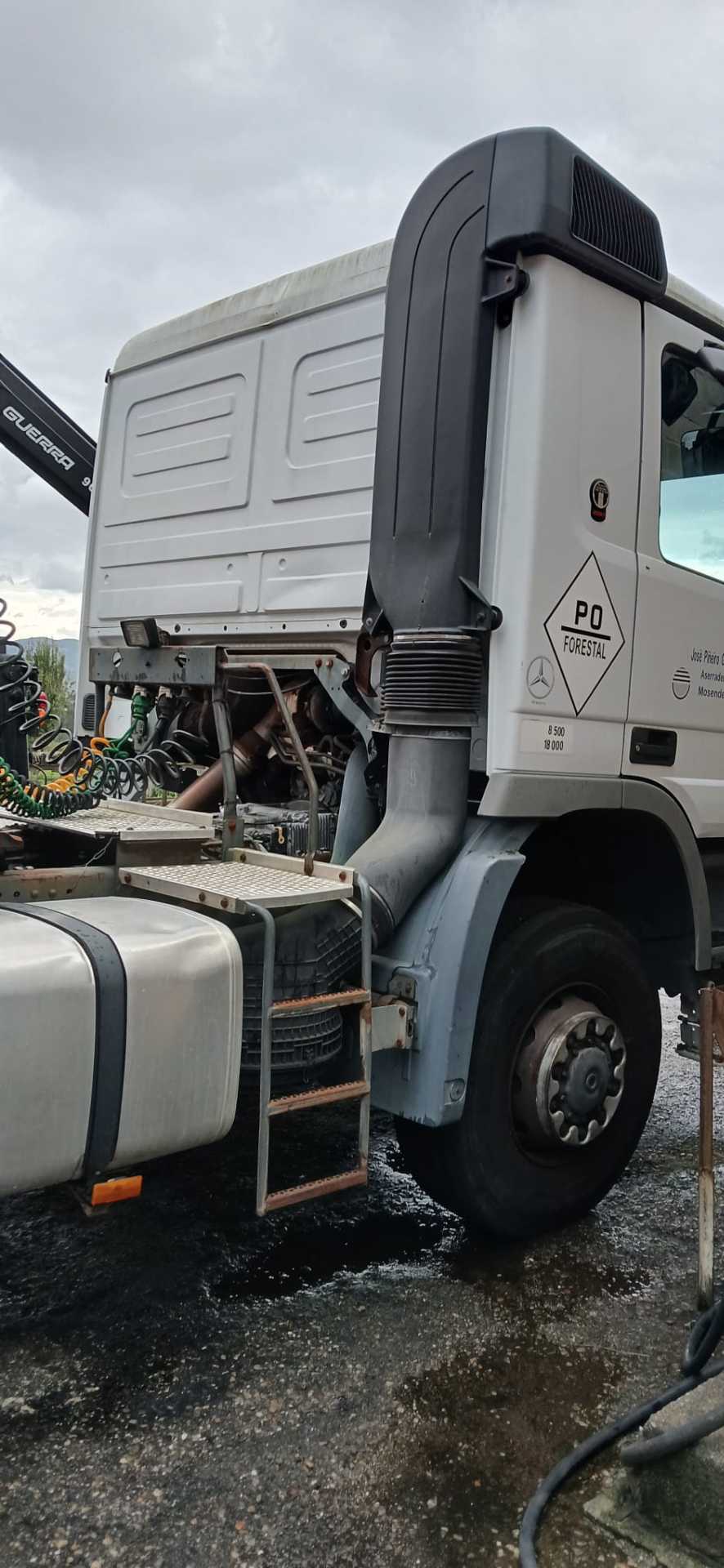 Timber Transport Mercedes Benz 2002