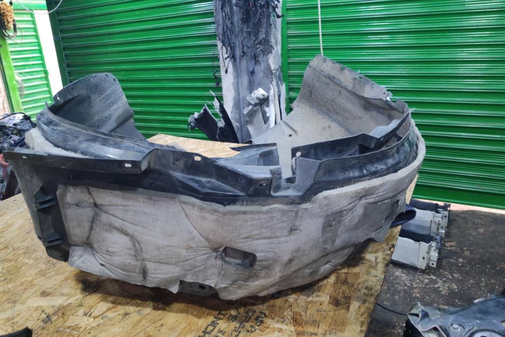 Body  RR BUMPER Ford Fusion