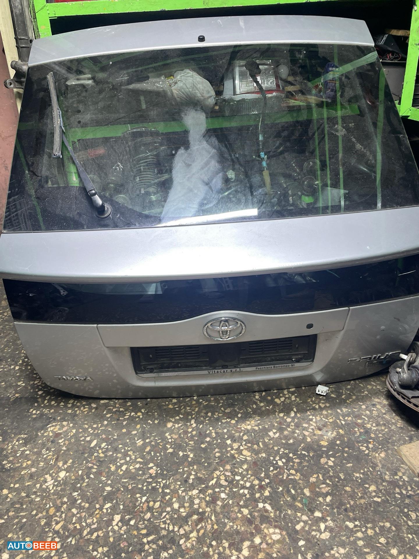 Body  Trunk Toyota Prius