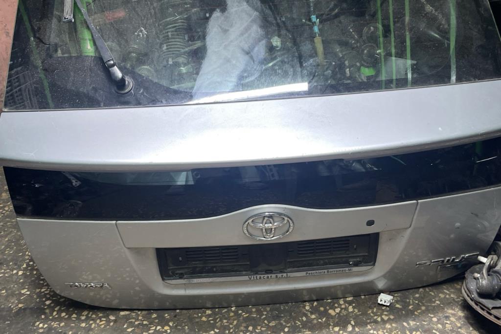 Body  Trunk Toyota Prius