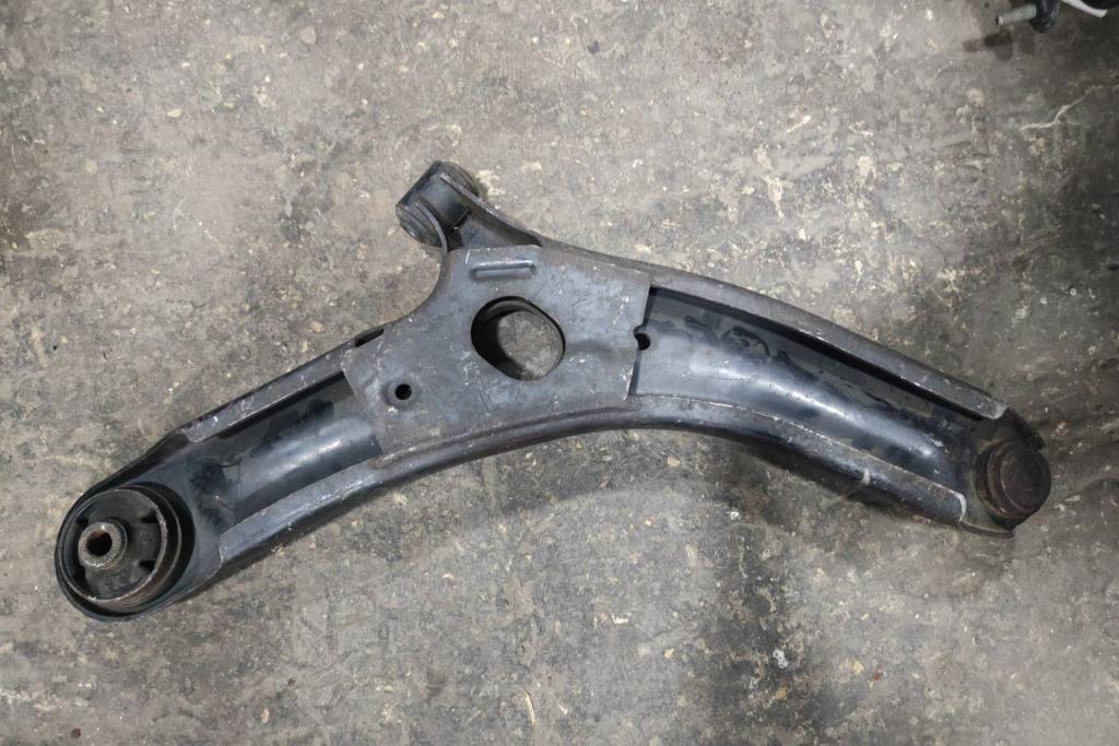 كفة عجل هيونداي افانتي md اكسنت 2012 2013 2014 2015 2016