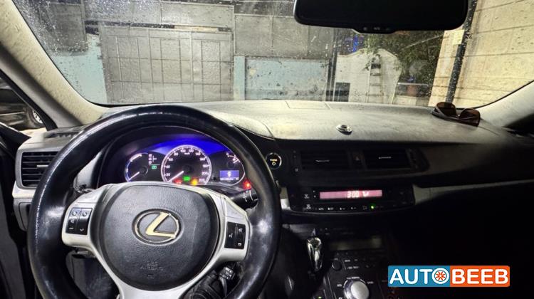 Lexus CT200 2012