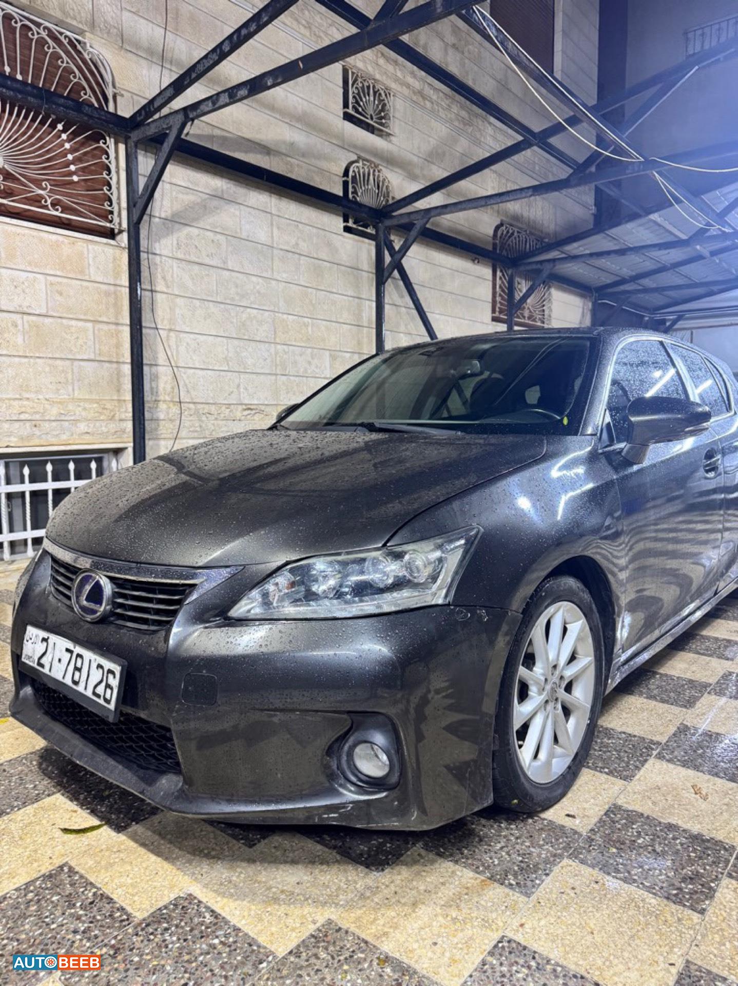 Lexus CT200 2012