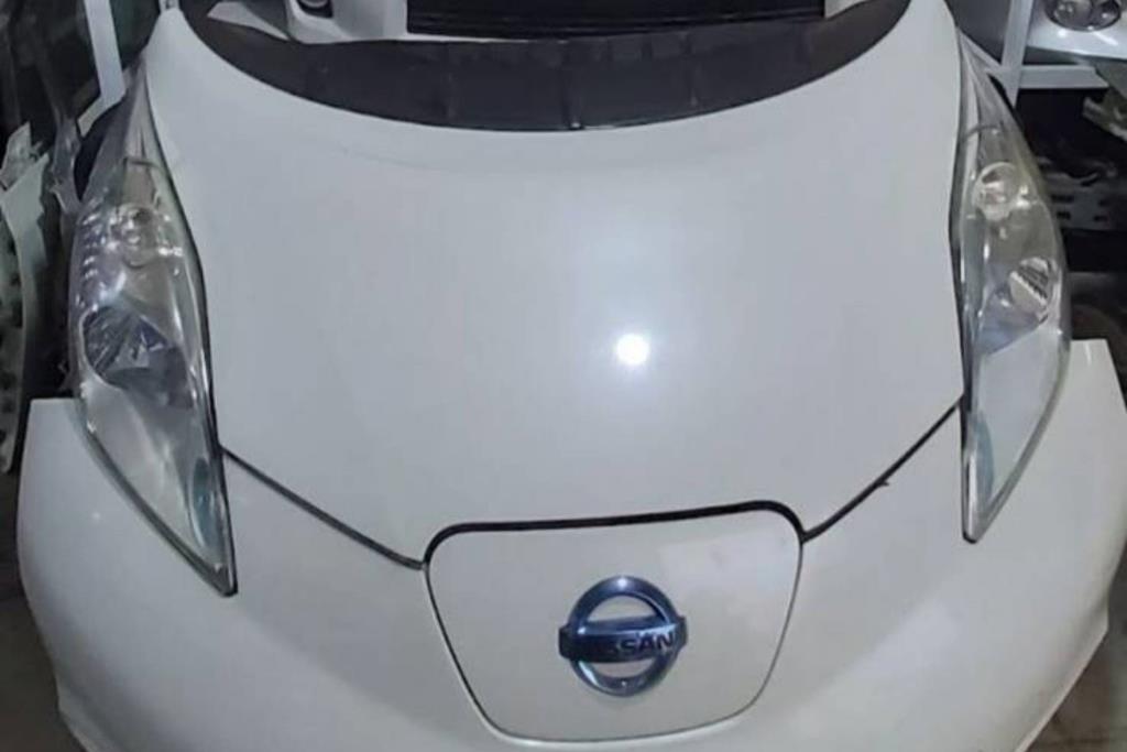 Body  Front clip Nissan Leaf
