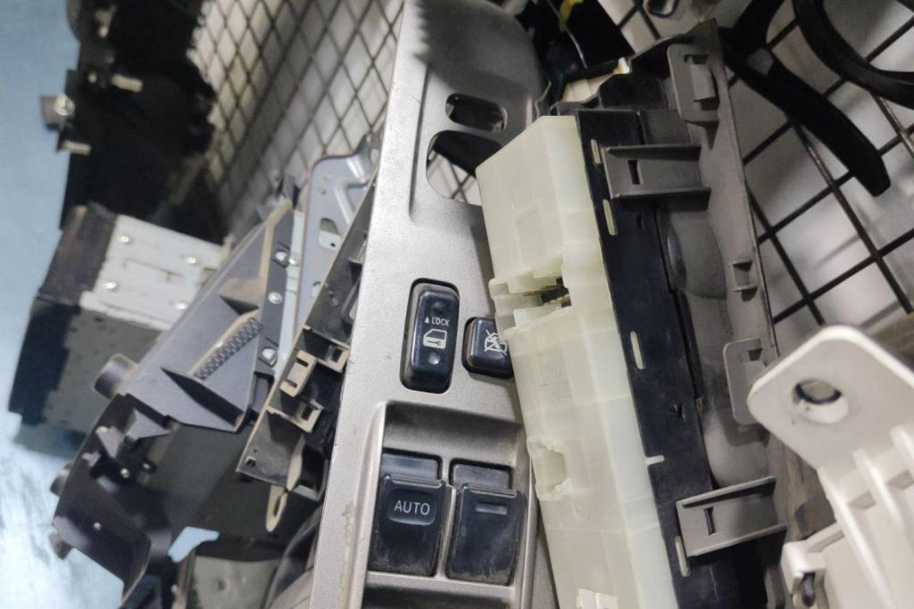 Cabin  Control buttons Lexus RX400