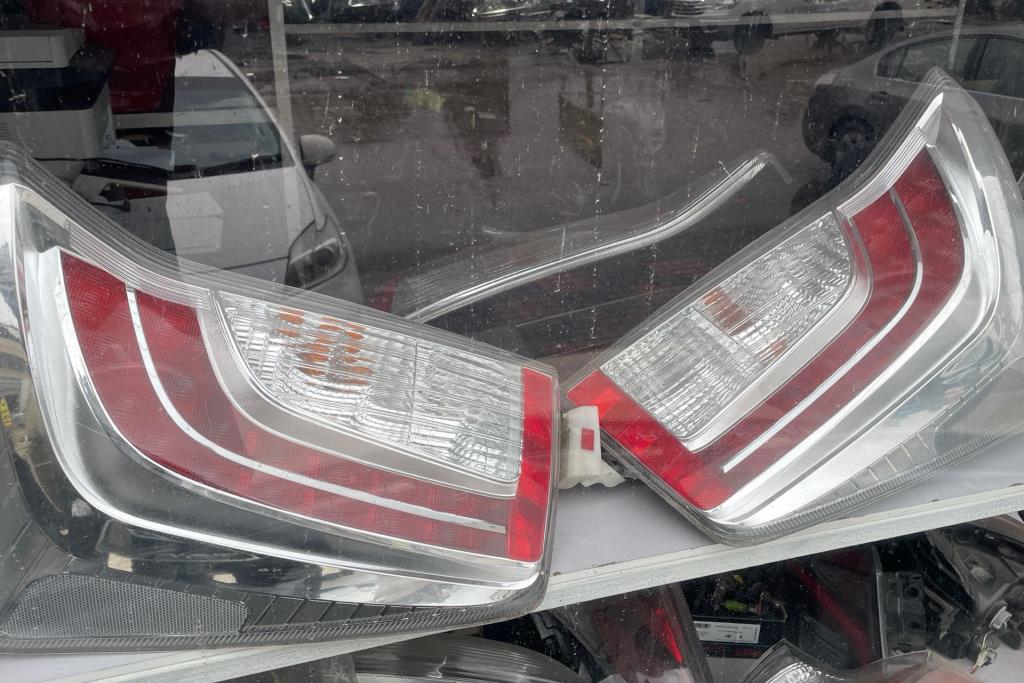 ضوء خلفي يمين شمال تويتر بريوس 2012 2013 2014 2015