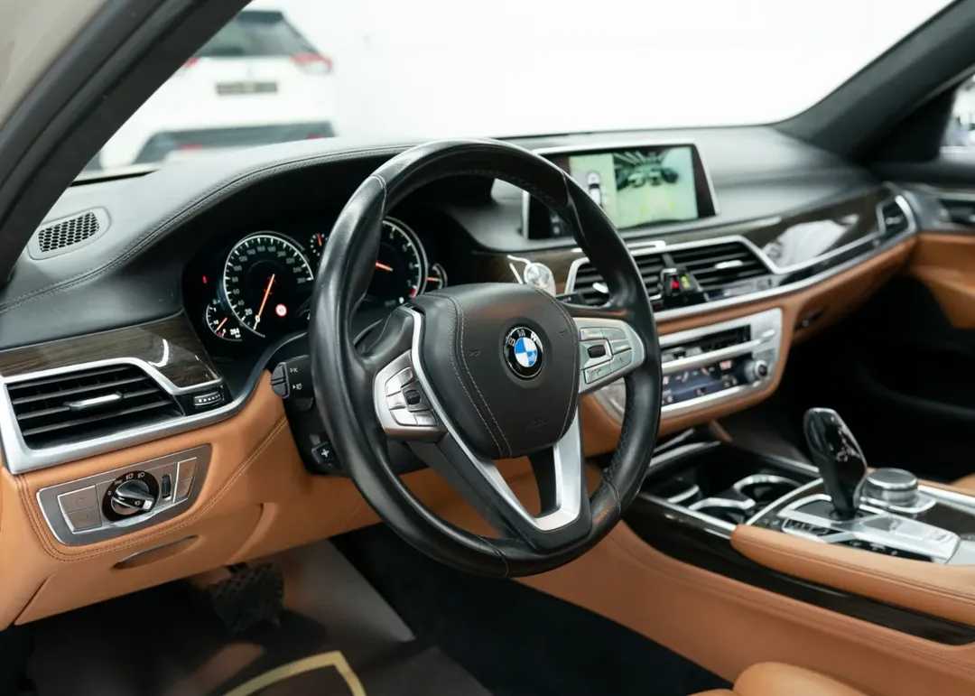 BMW 730 2016