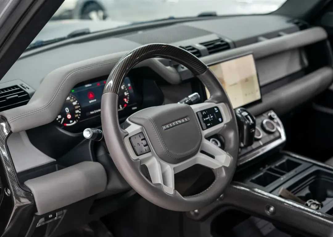 Land Rover Defender 2022