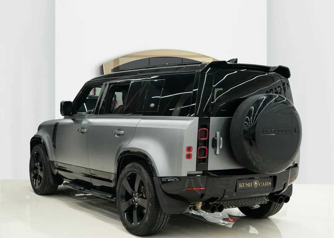 Land Rover Defender 2022