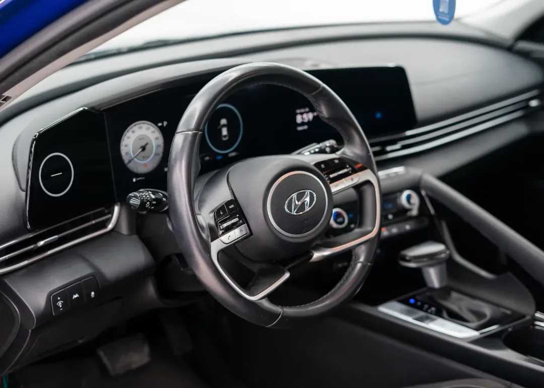 Hyundai Elantra 2023