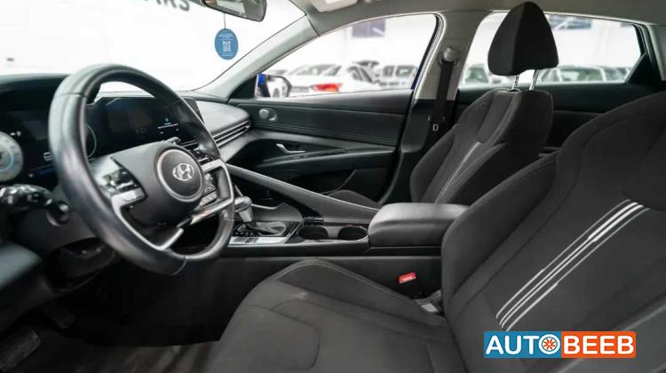 Hyundai Elantra 2023