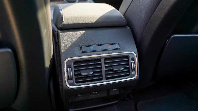 Land Rover Discovery Sport 2025