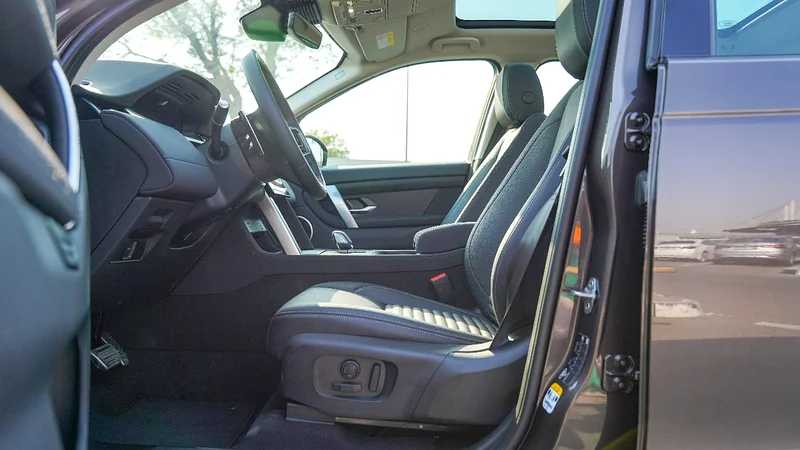 Land Rover Discovery Sport 2025