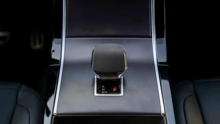 Land Rover Range Rover Velar 2026