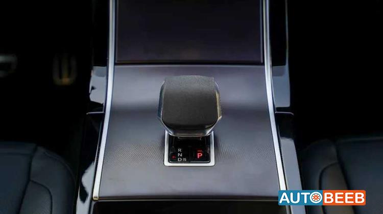 Land Rover Range Rover Velar 2026