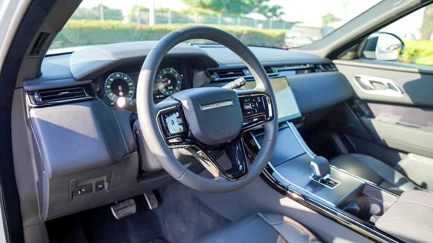 Land Rover Range Rover Velar 2026