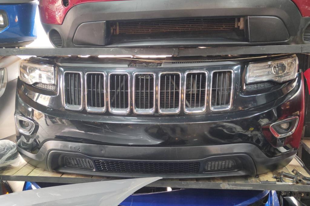Body  Bumper Jeep Grand Cherokee