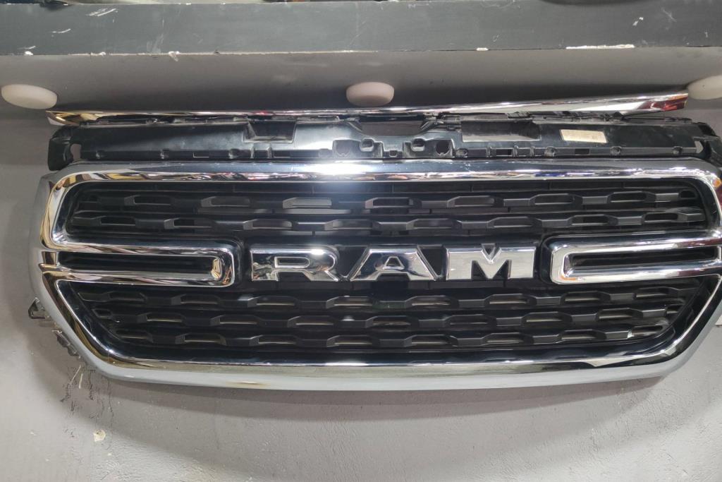 Body  Grilles Dodge RAM