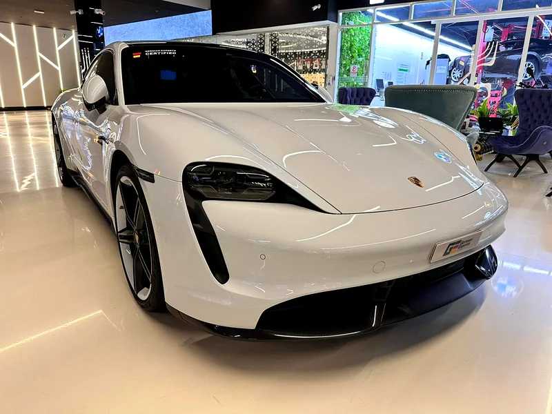 Porsche Taycan 2021