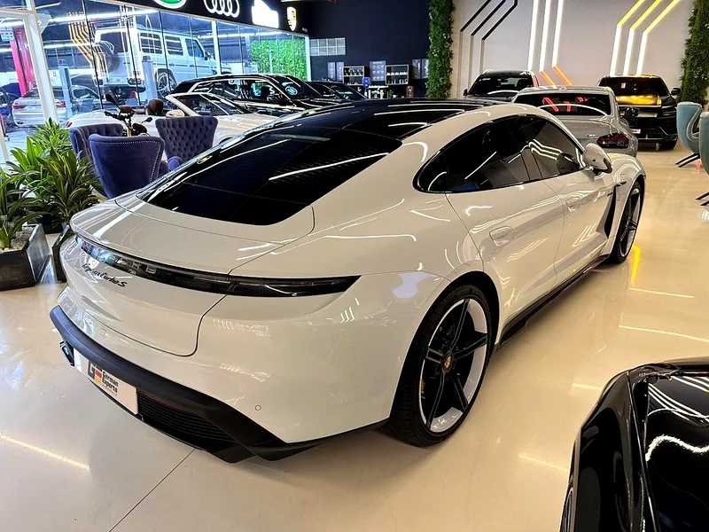 Porsche Taycan 2021
