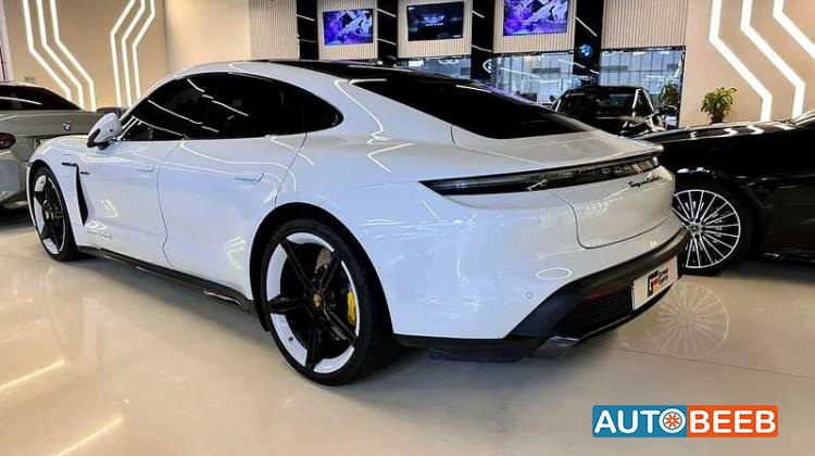 Porsche Taycan 2021