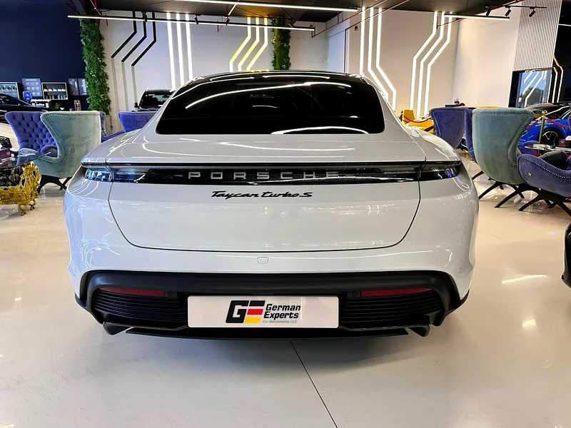Porsche Taycan 2021