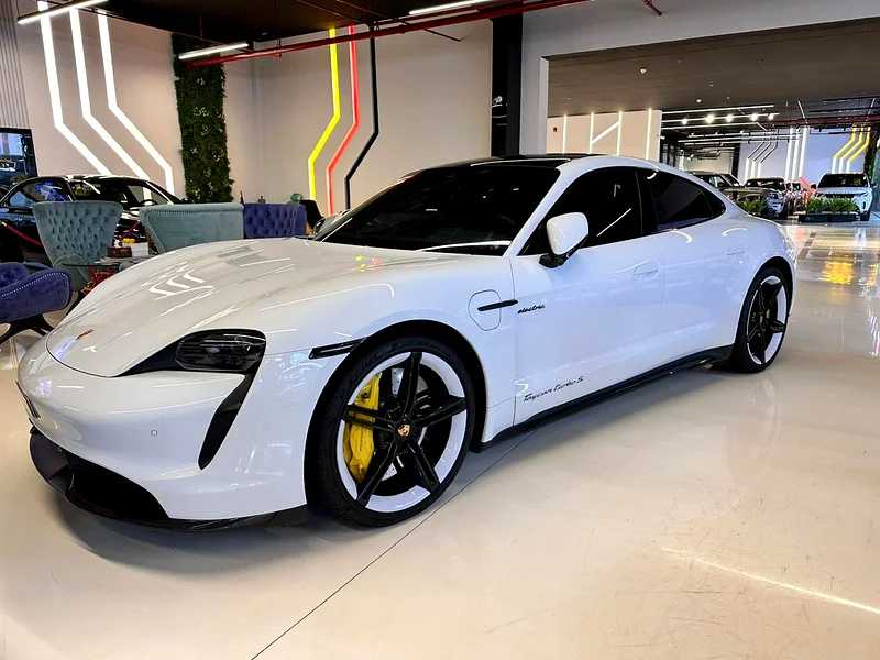 Porsche Taycan 2021