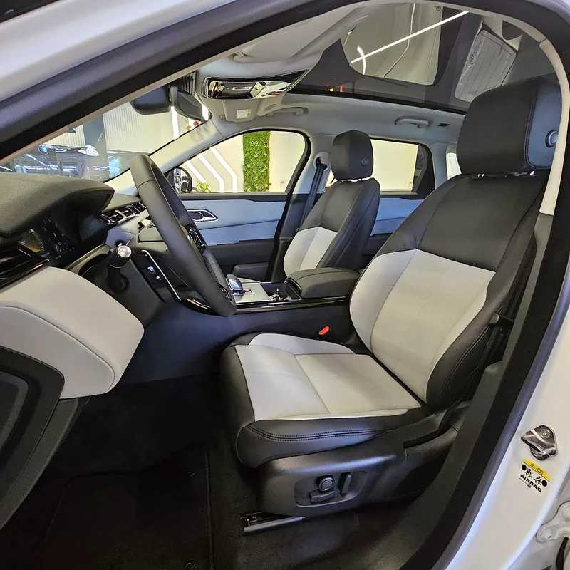 Land Rover Range Rover Velar 2025