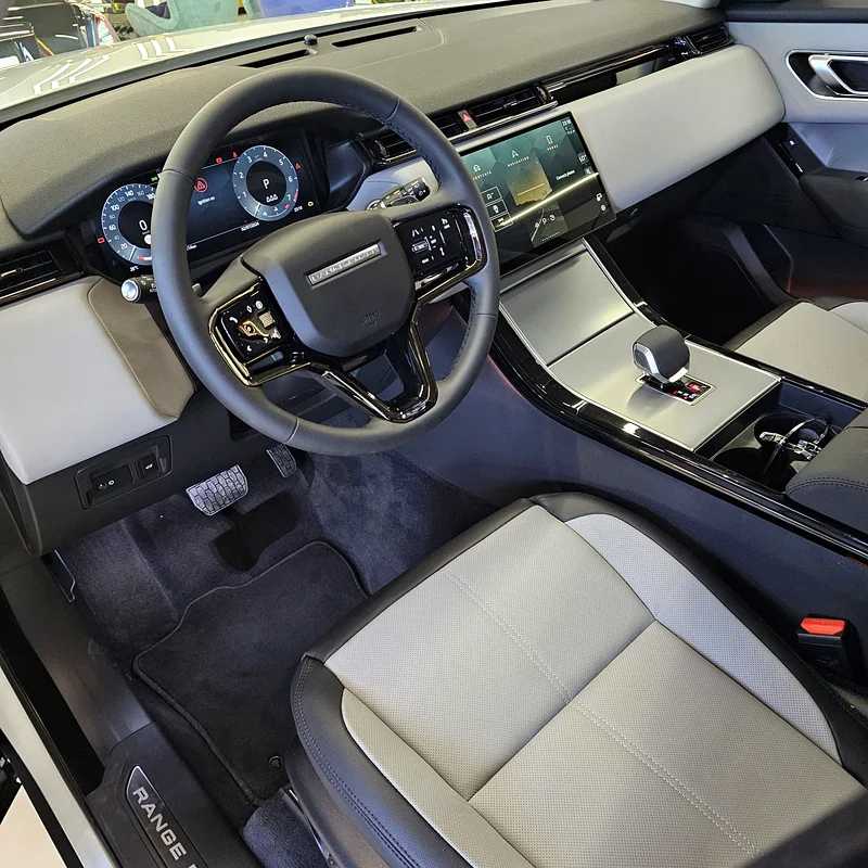 Land Rover Range Rover Velar 2025